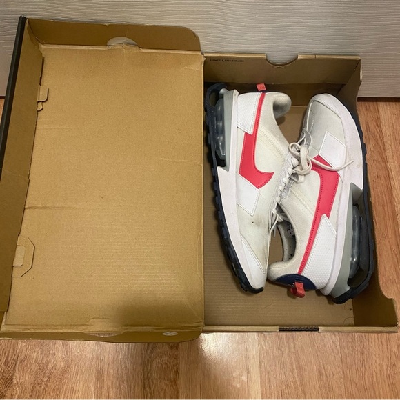 Nike womens air max white/blue/pink shoes - Picture 5 of 7